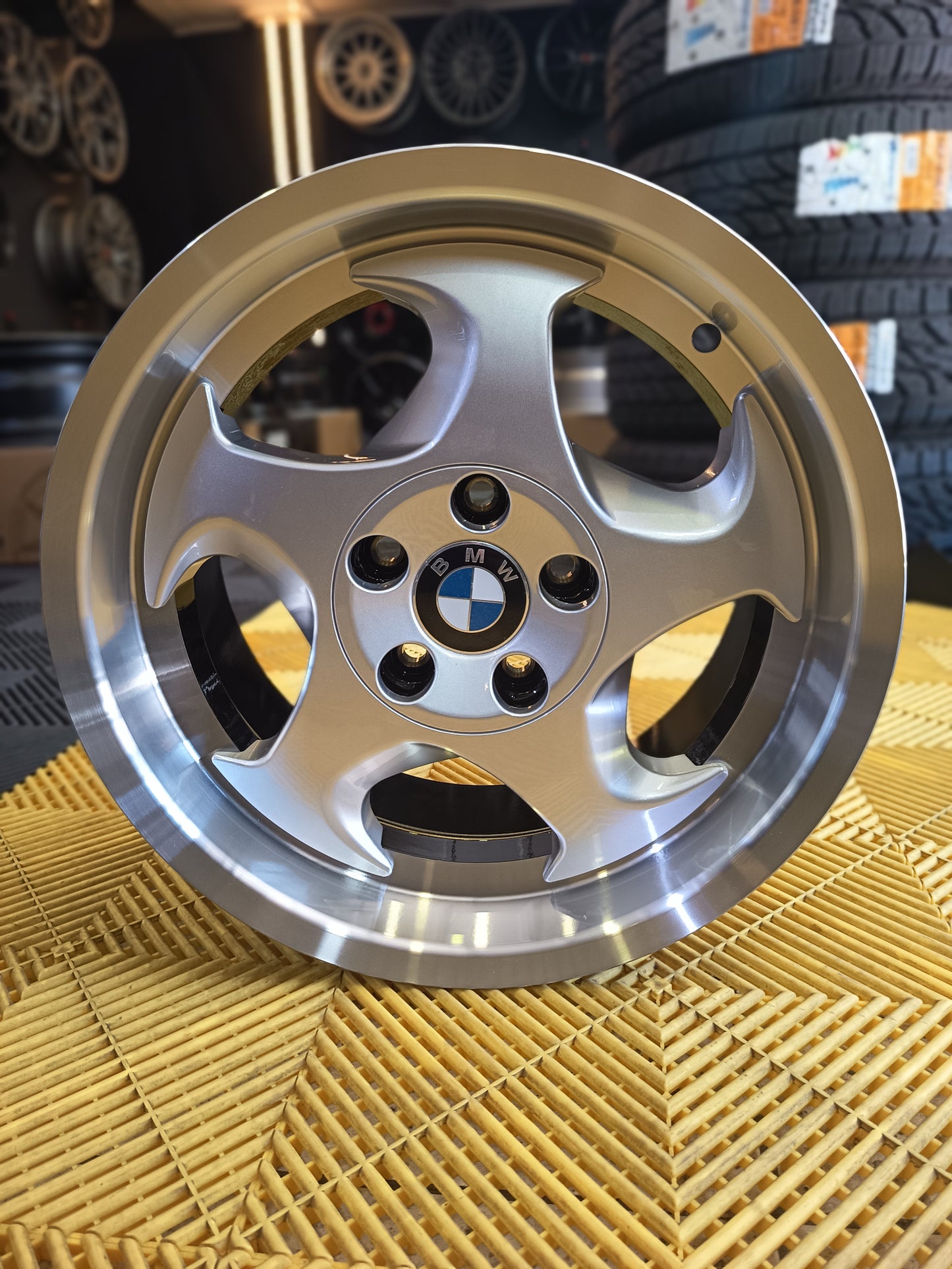 Set de llantas aleación asimétricas 17x8 5*120 SILVER