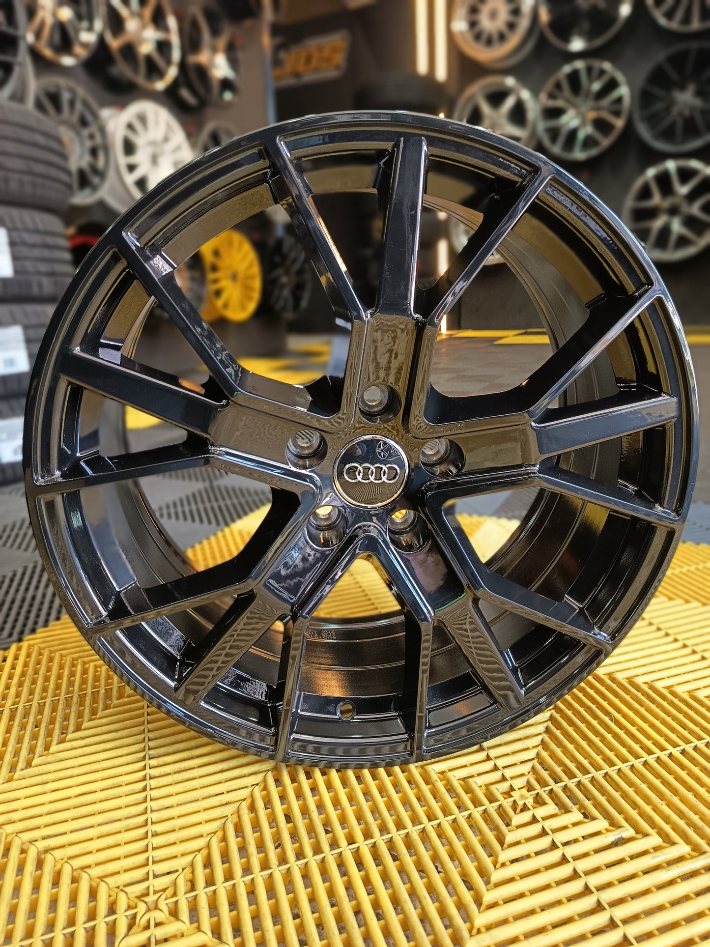 Set de llantas de aleación 18x8 5*112 Negro Brillante