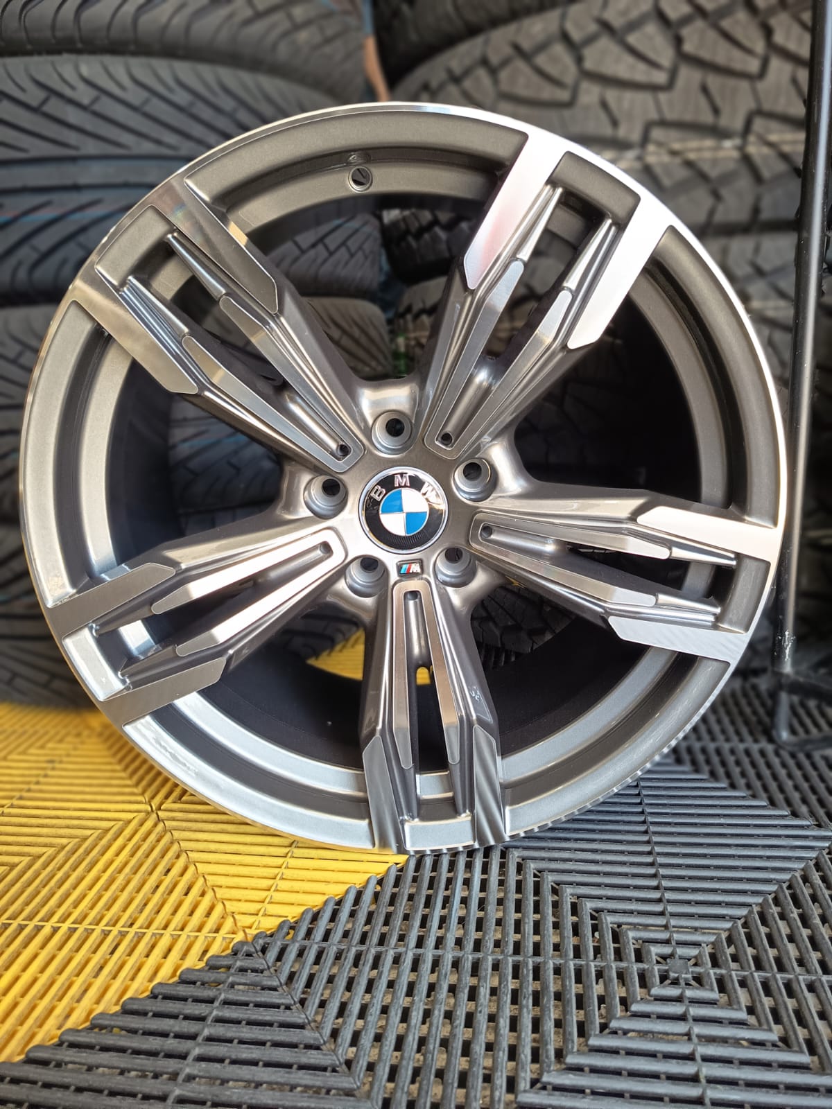 Set de llantas de aleación 19X8.5 y 19x9.5 Asimétricas