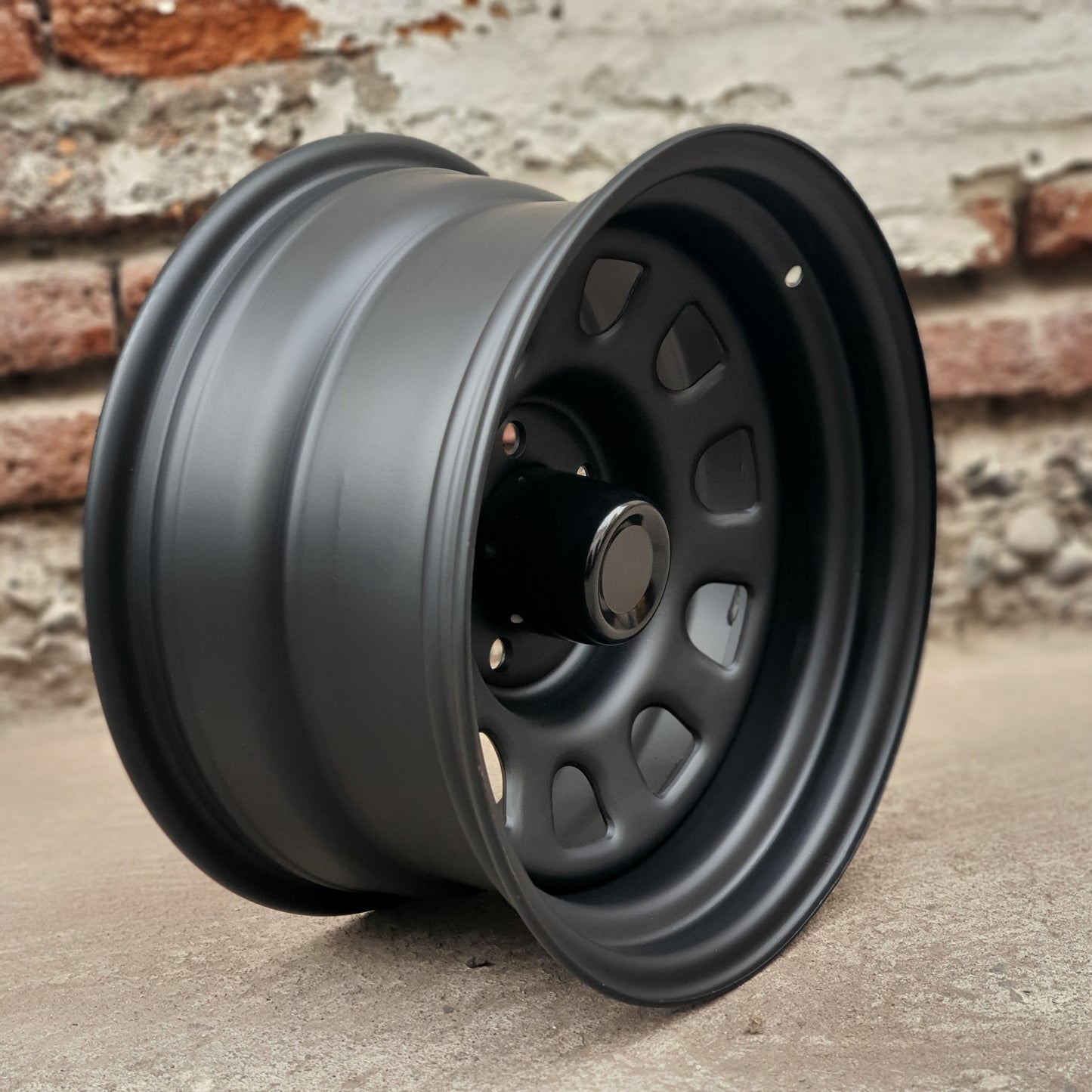 SET DE LLANTAS FIERRO DAYTONA 16x8 5*160 - 19/127  MAHINDRA | TATA XENON