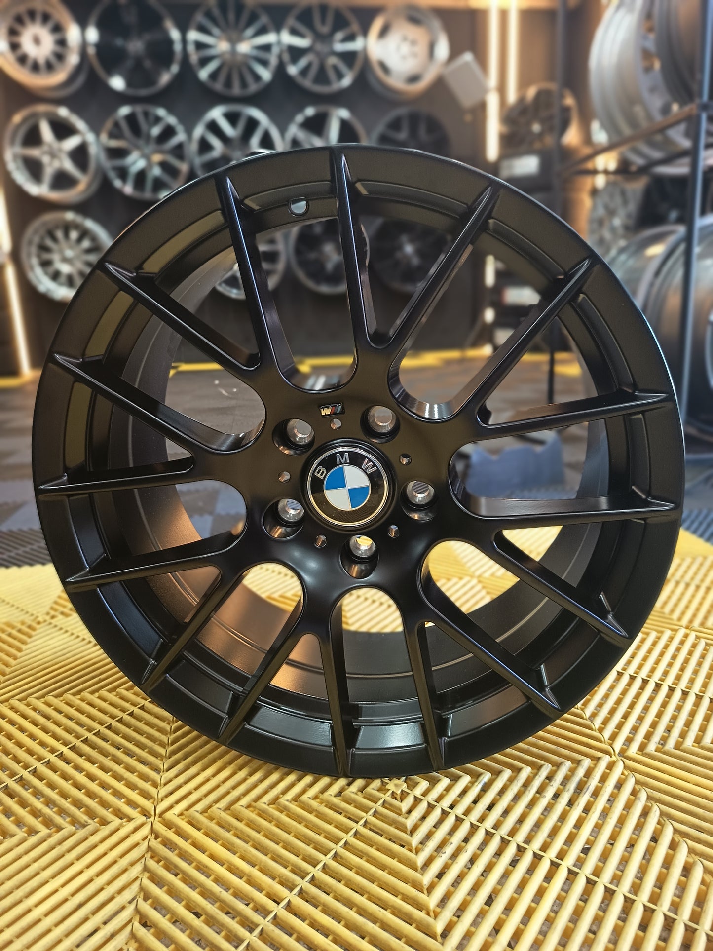 SET DE LLANTAS  ALEACION 18X8 5X120 BMW SATIN BLACK