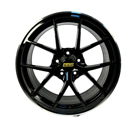 SET DE LLANTAS  ALEACION 18X8 5X112 OFF SET +35